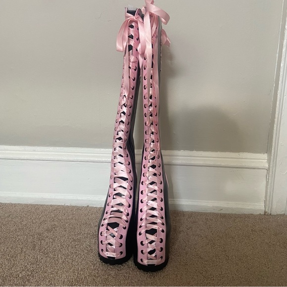 Made for Walking Pink Black Current Mood Boots - Picture 4 of 5
